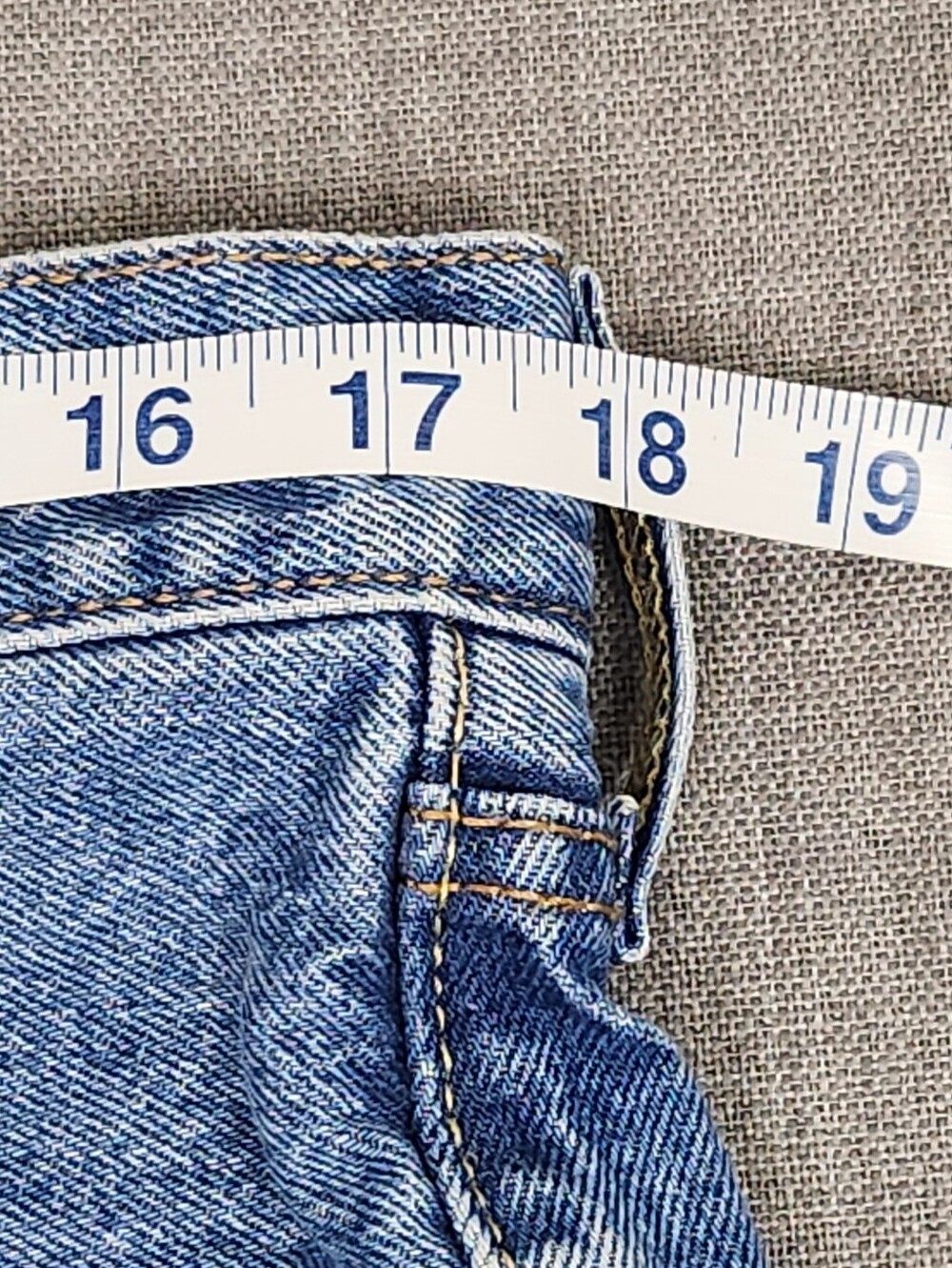 Levis 501 Button Fly Medium Wash Distressed Style 100% Cotton Denim Jean Short - Picture 8 of 9